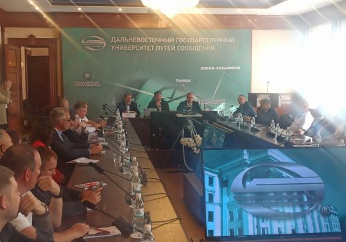 Особенности проектирования, производства и эксплуатации конструкций и материалов верхнего строения пути при обращении тяжеловесных и длинносоставных поездов в условиях Восточного полигона